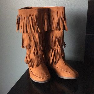 Fringe boots